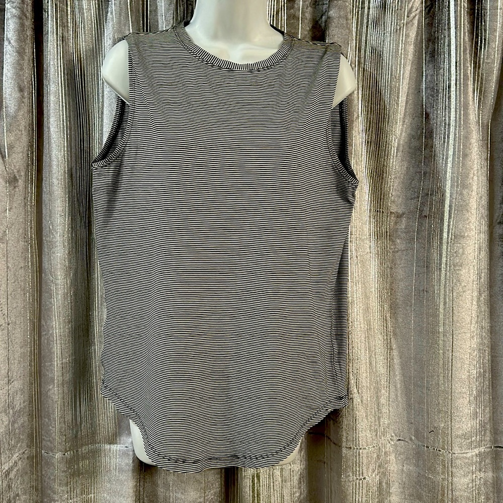 LULULEMON Athletica. Tank Top Size 8